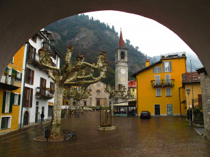 Картинка италия+варенна города -+улицы +площади +набережные италия дома варенна улица