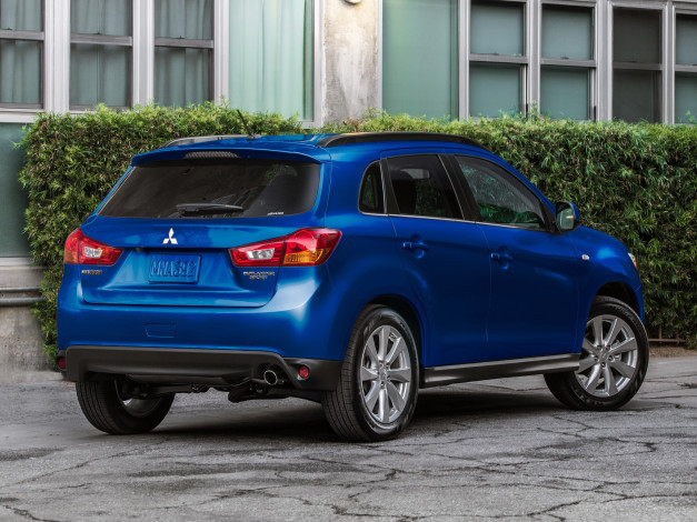 Обои картинки фото автомобили, mitsubishi, outlander, 2013г, sport