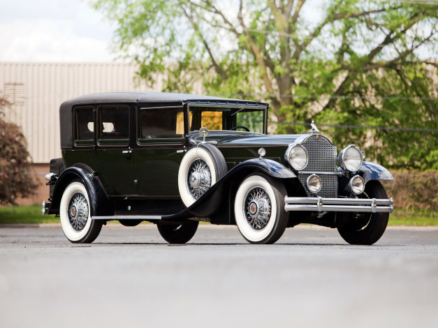 Обои картинки фото автомобили, packard, eight, all-, deluxe, lebaron, 1930г, car, town, weather, темный, 745