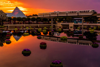 Картинка города -+пейзажи закат поезд озеро город отражение вечер