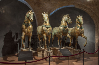 Картинка triumphal+quadriga города -+памятники +скульптуры +арт-объекты квадрига