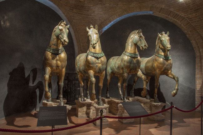 Обои картинки фото triumphal quadriga, города, - памятники,  скульптуры,  арт-объекты, квадрига