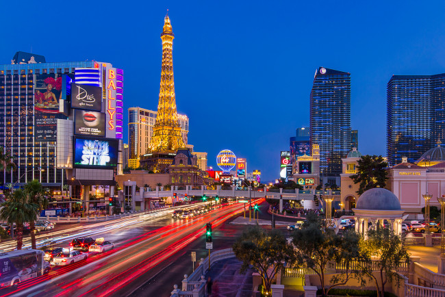 Обои картинки фото las vegas lights, города, лас-вегас , сша, казино, отели, ночь, огни, трасса