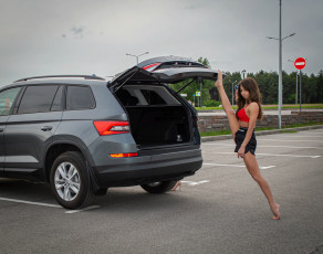 обоя автомобили, -авто с девушками, skoda, kodiaq