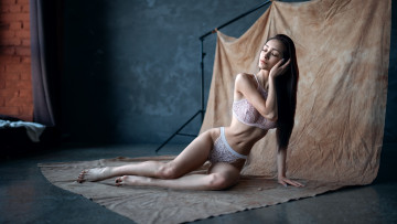 обоя девушки, - брюнетки,  шатенки, люба