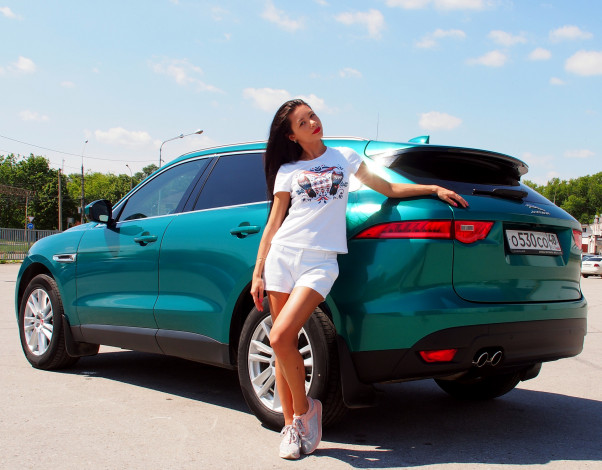 Обои картинки фото автомобили, -авто с девушками, jaguar, f-pace, wild, cat