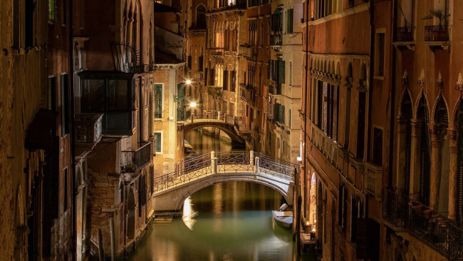 Обои картинки фото города, венеция , италия, канал, ночь, мостик