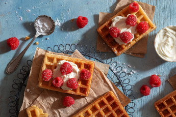 Картинка еда блины +оладьи вафли крем малина десерт