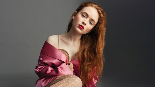 Обои картинки фото девушки, sadie sink, рыжая, наряд