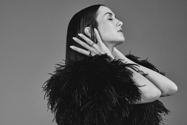 Обои картинки фото maude apatow, девушки, черно-белая, профиль