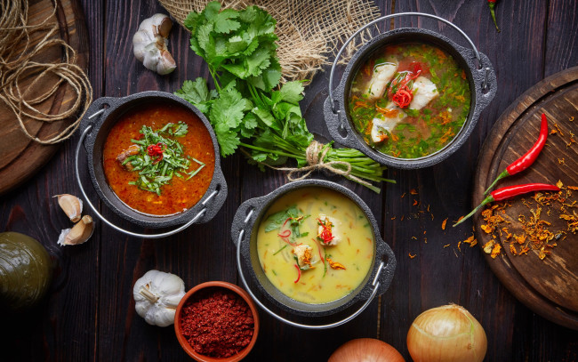 Обои картинки фото еда, первые блюда, петрушка, чеснок, лук, острый, перец, супы, ассорти