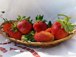 Картинка авт izumrudinka2009 еда клубника земляника