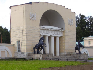 Картинка города памятники скульптуры арт объекты