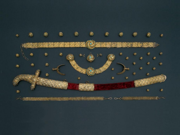 Обои картинки фото сабля, подарочная, оружие, холодное