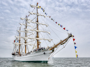 Картинка cuauhtemoc корабли парусники океан корабль мачты паруса вымпелы