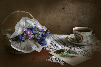 Картинка цветы незабудки чашка винтаж очки