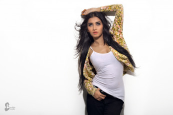 Картинка девушки -unsort+ брюнетки +шатенки майка волосы