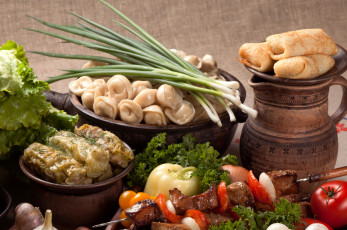 Картинка еда разное блины лук пельмени