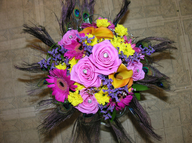 Обои картинки фото цветы, букеты,  композиции, герберы, розы, букет, каллы, хризантемы