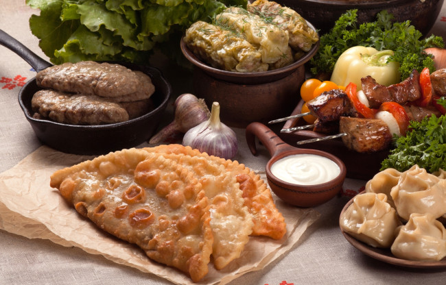 Обои картинки фото еда, разное, шашлык, чебуреки