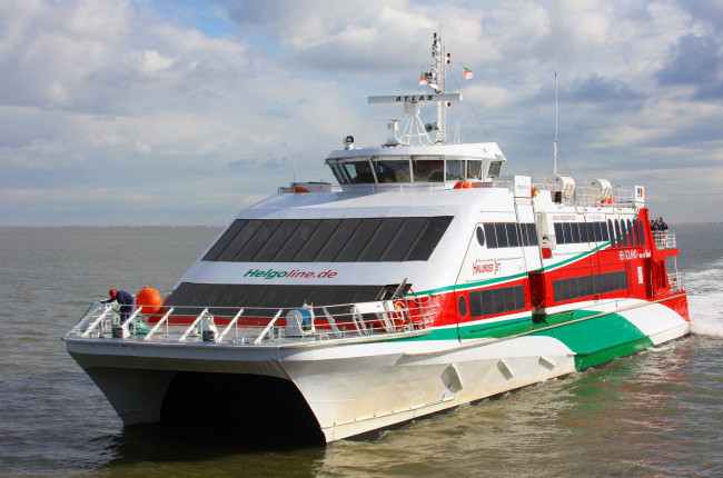 Обои картинки фото halunder jet, корабли, катамараны и тримараны, вода, судно