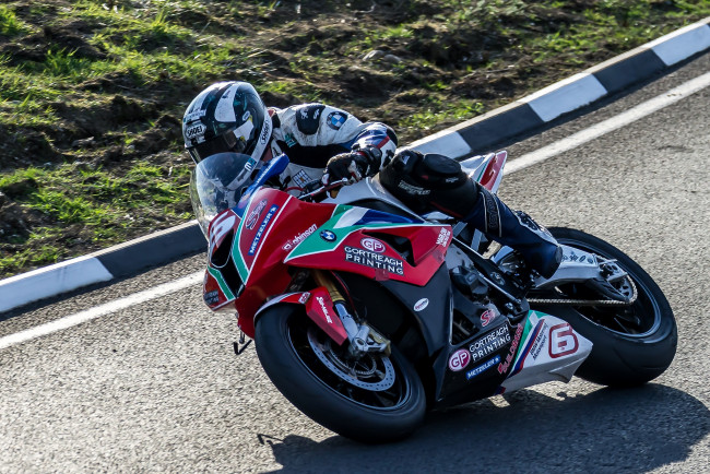 Обои картинки фото michael dunlop, спорт, мотокросс, байк, трасса, гонщик