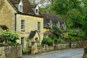 Картинка города -+здания +дома деревья асфальт