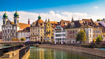 Картинка города -+панорамы здания водоем