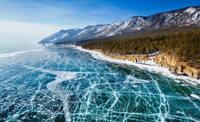 Обои картинки фото природа, побережье, байкал, озеро, лед, берег, горы, лес