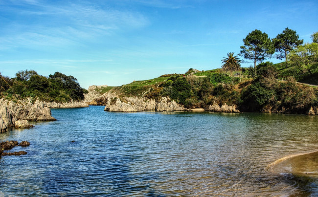 Обои картинки фото испания, природа, реки, озера, водоем, деревья, камень