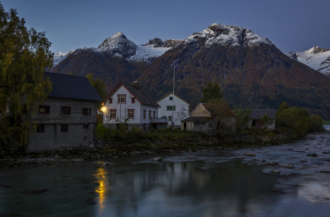Обои картинки фото швеция, города, - пейзажи, деревья, дома, водоем, камни, горы