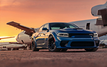 обоя 2020 dodge charger,  hellcat widebody, автомобили, dodge, спортивный, седан, вид, спереди, самолет, 2020, charger, американские, черные, колеса, синий, новинки