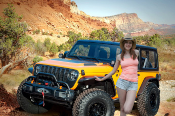 Картинка автомобили -авто+с+девушками eva green