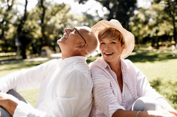 Картинка разное мужчина+женщина пожилые супруги