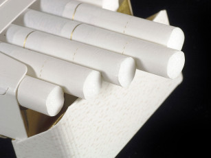 Картинка разное курительные принадлежности спички