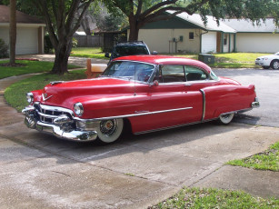 Картинка автомобили выставки уличные фото