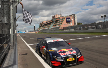 Картинка спорт автоспорт трек гонки