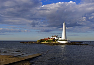 Картинка природа маяки маяк вода облака дома