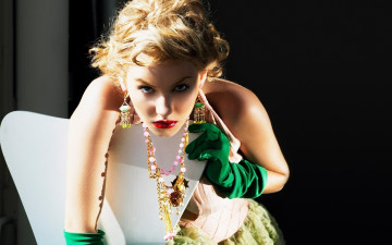 Картинка Elisha+Cuthbert девушки актриса лицо взгляд