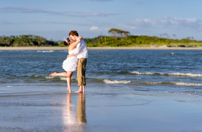 Обои картинки фото разное, мужчина женщина, поцелуй, пара, море, побережье