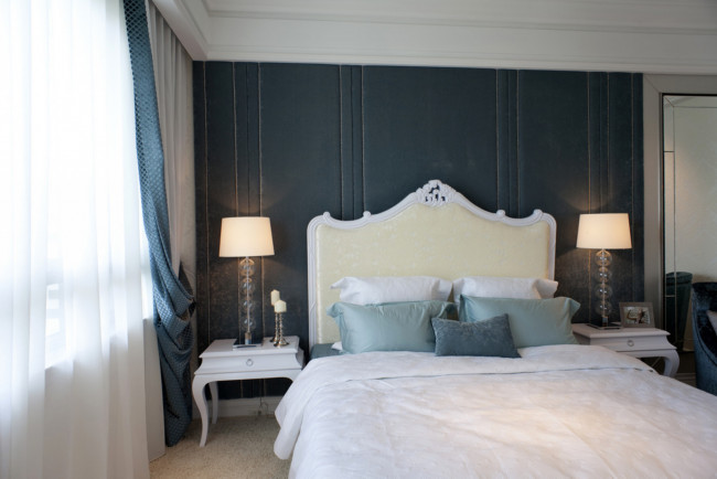 Обои картинки фото интерьер, спальня, подушки, кровать