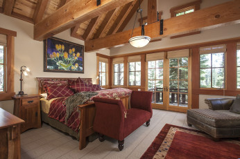 Картинка интерьер спальня кровать подушки картина