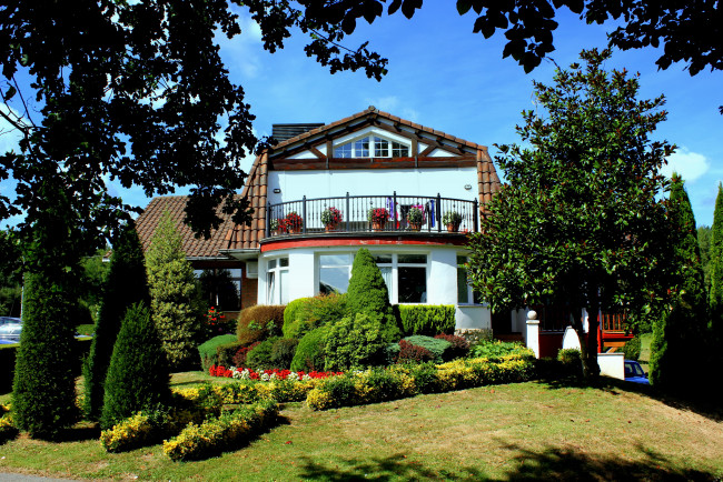 Обои картинки фото испания, страна, басков, дурангесадо, города, здания, дома, ландшафт, парк, дом