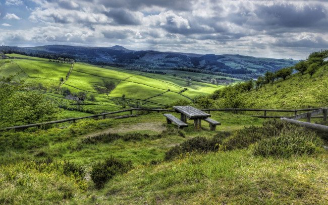 Обои картинки фото природа, пейзажи, облака, стол, трава, лавочки, холмы, великобритания