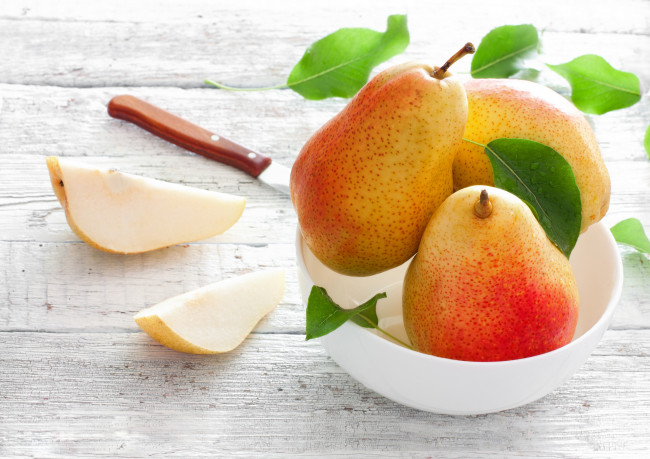 Обои картинки фото еда, груши, дольки