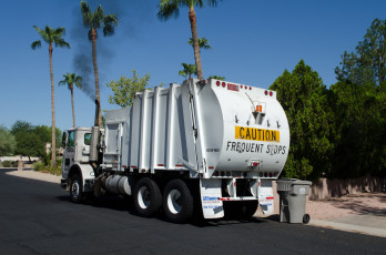 Картинка автомобили мусоровозы мусорщик