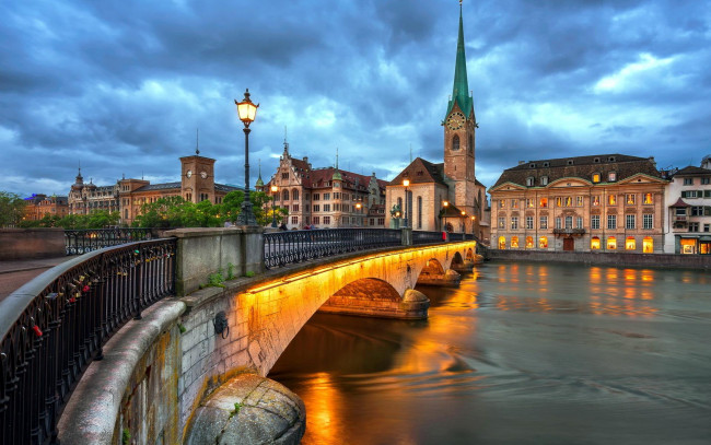 Обои картинки фото города, - мосты, дома, здания, фонарь, башня, огни, мост, река, тучи