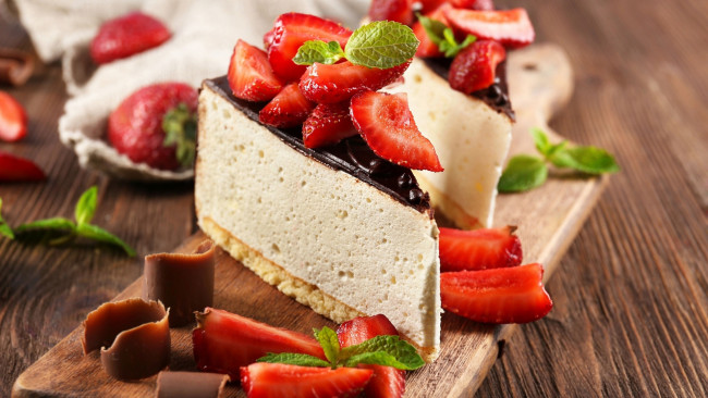 Обои картинки фото еда, торты, мята, торт, клубника