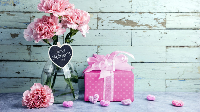 Обои картинки фото праздничные, день матери, гвоздики, подарок