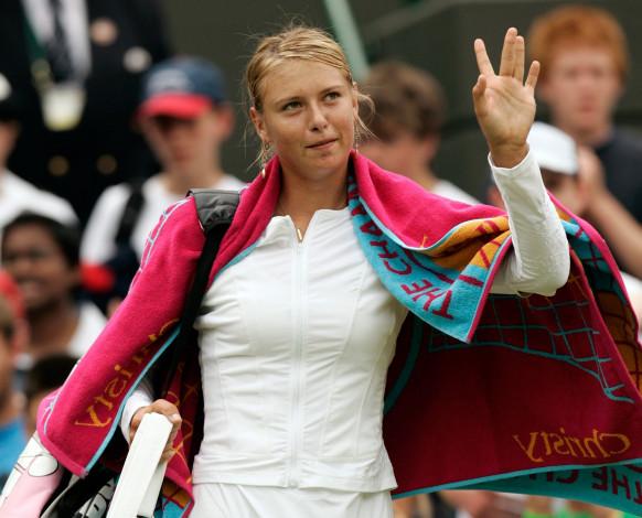 Обои картинки фото девушки, мария шарапова, теннисистка, полотенце, люди